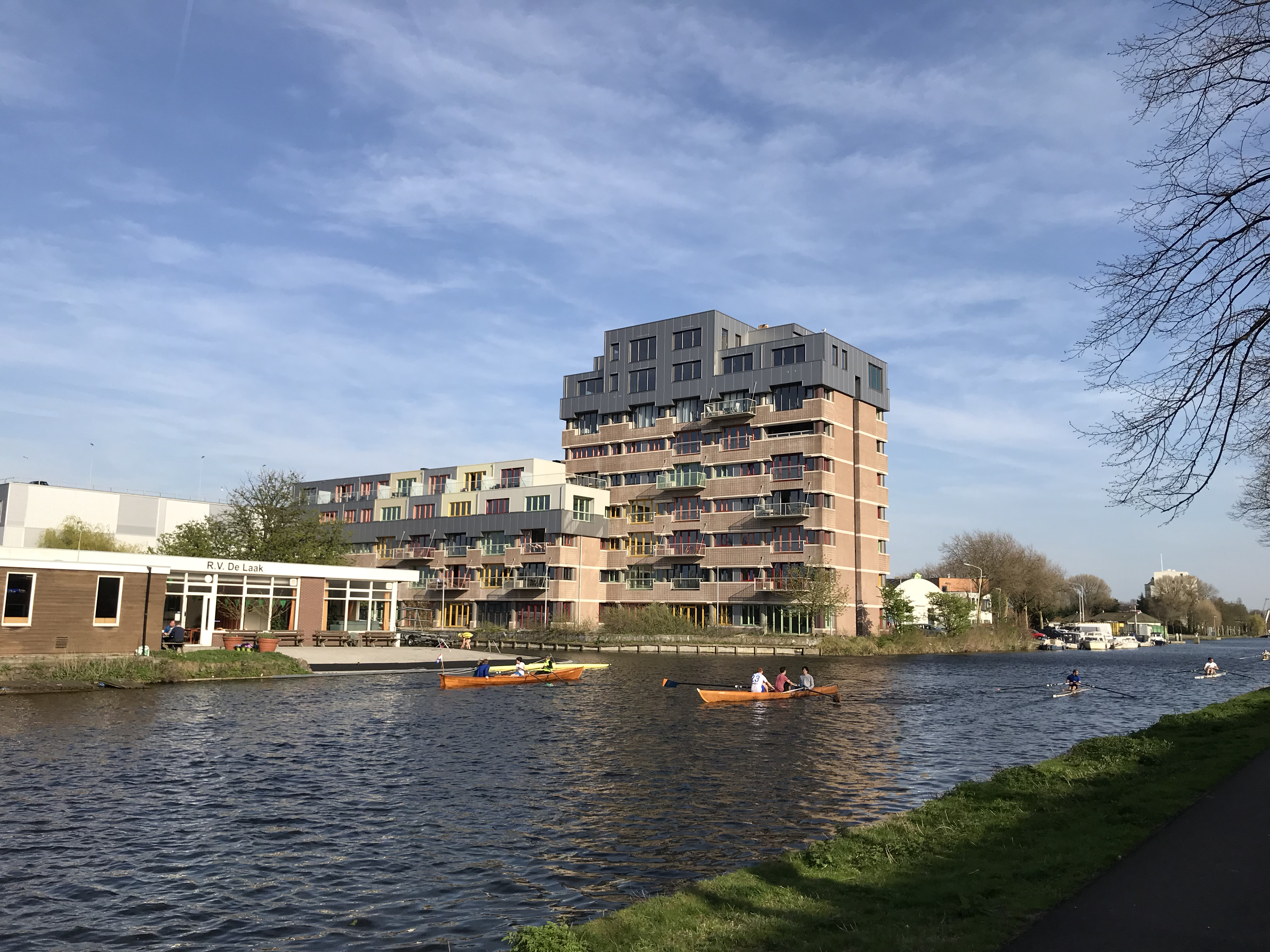 Kluswoningen Junoblok aan de trekvliet in Den Haag