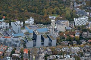 toren van oud luchtfoto transformatie